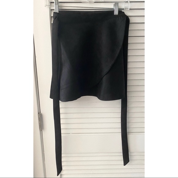 Lulu’s Wrap to It Black Suede Wrap Skirt - Picture 4 of 4